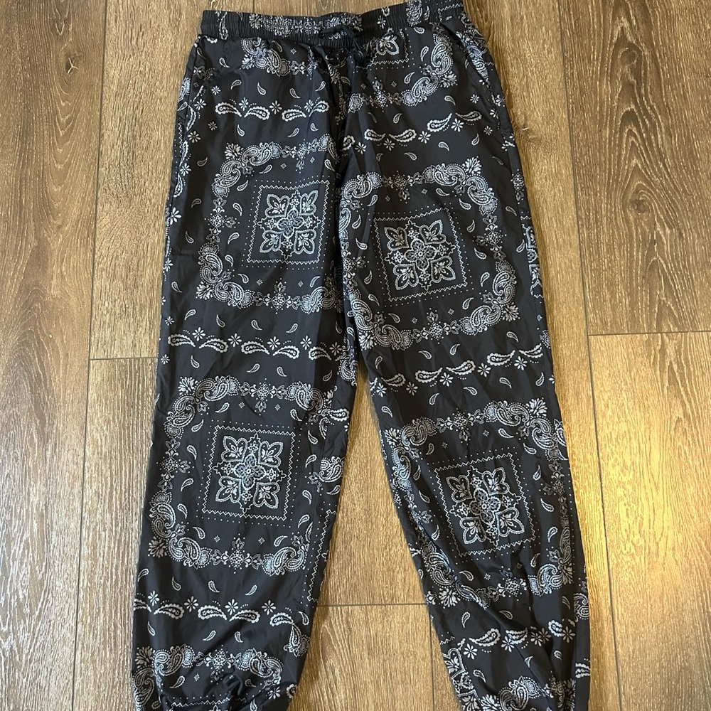 Forever 21 Black Paisley Lounge Pants